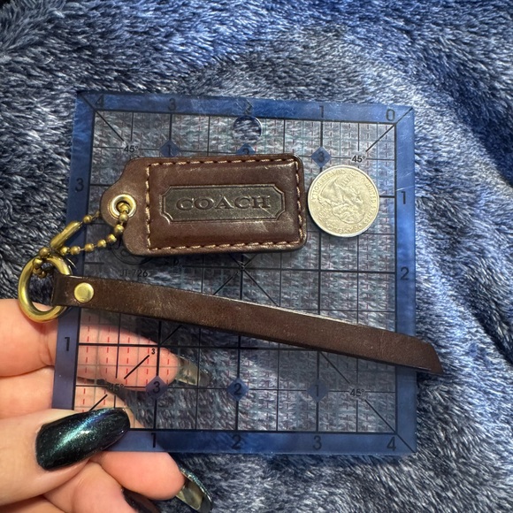 Coach Brown Leather Hang Tag - Picture 2 of 3
